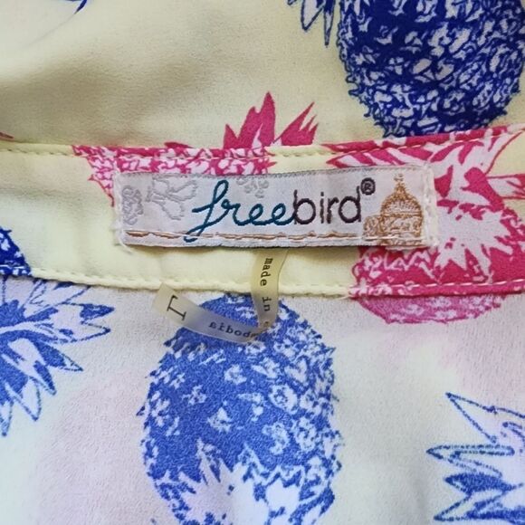 Free Bird pineapple print romper - Picture 3 of 3